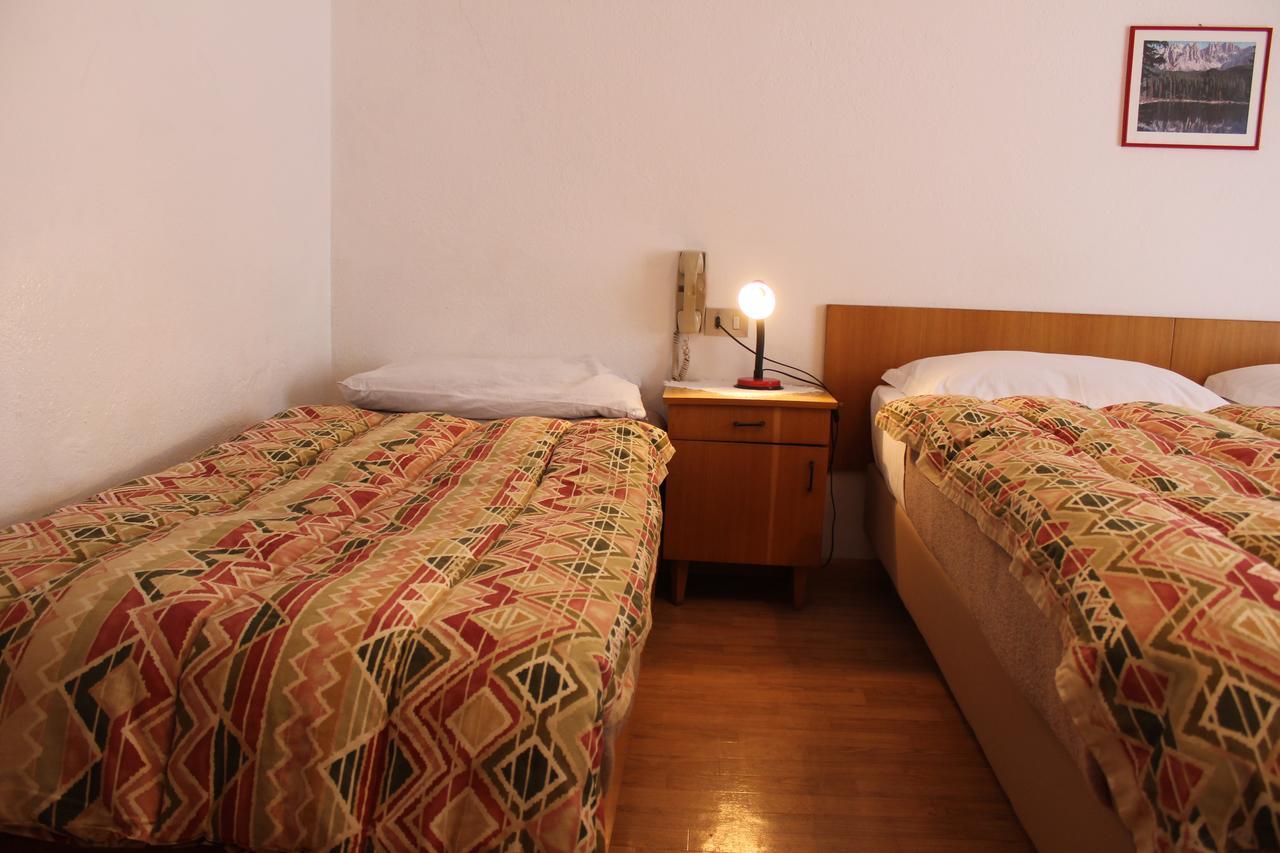 Garni Hirsch Hotel Canazei Exterior foto