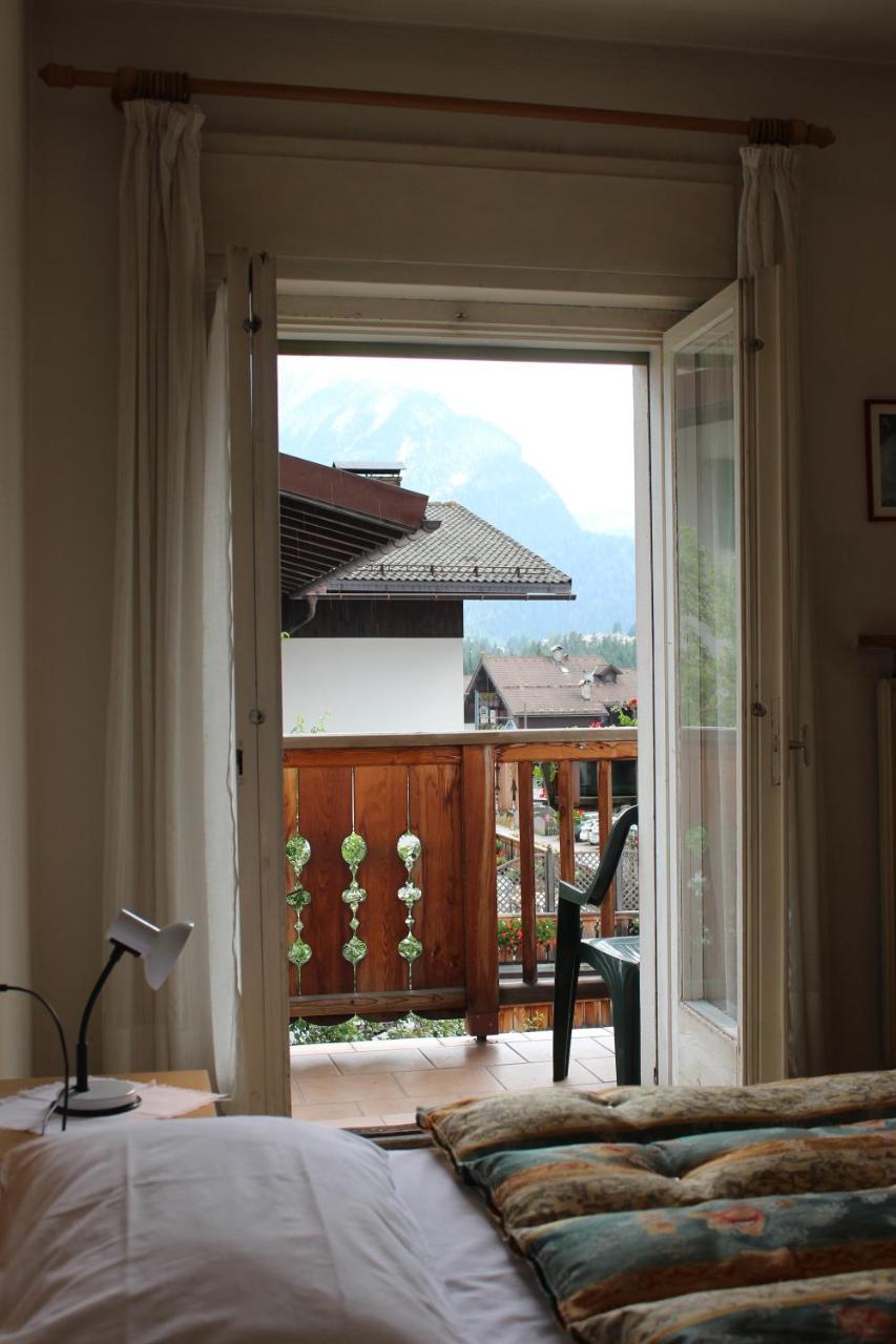 Garni Hirsch Hotel Canazei Exterior foto